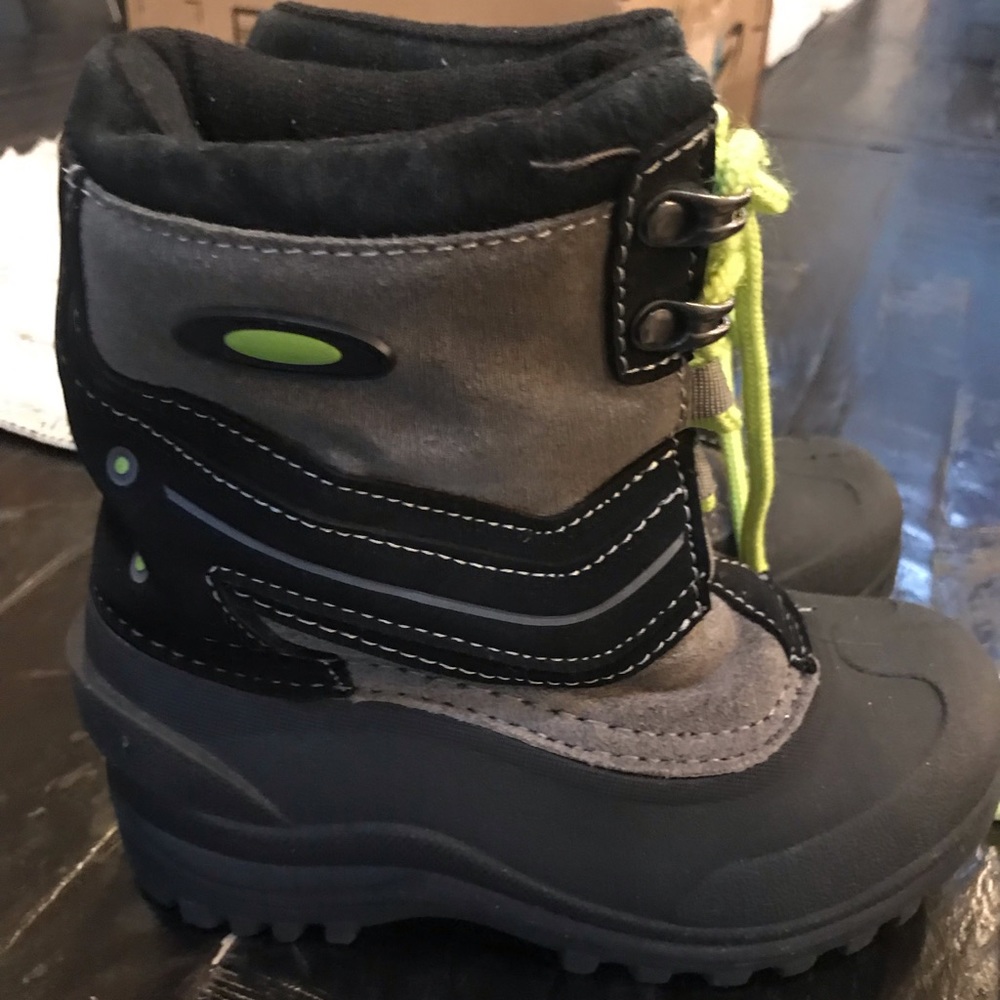Boys snow boots